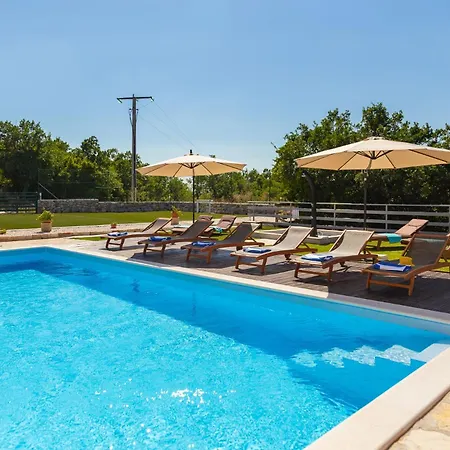 Villa Perva Lukar