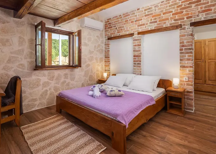 Perva فيلة Lukar